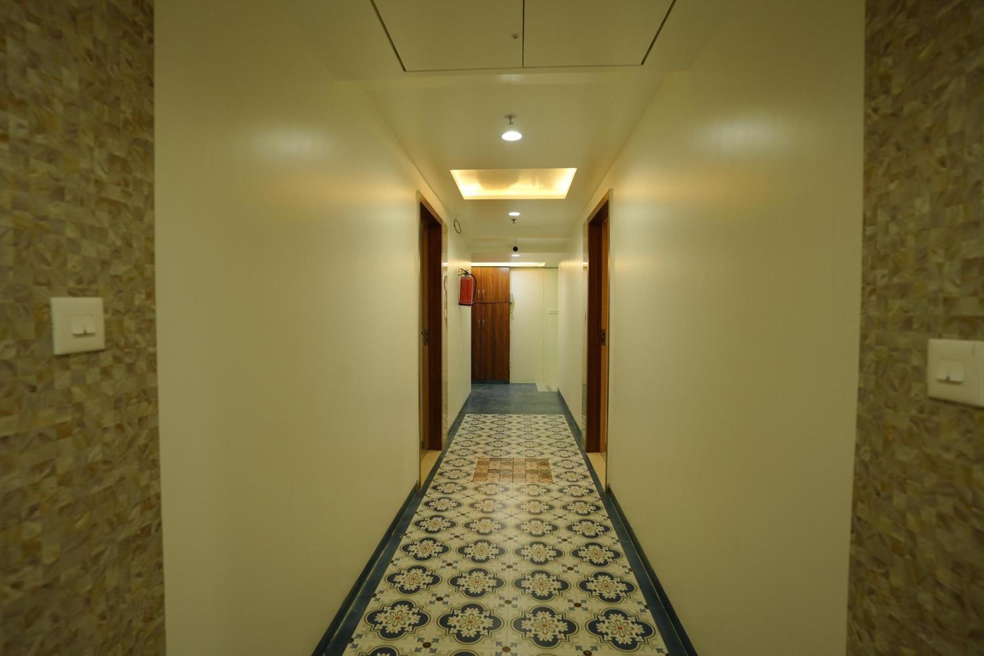 Hotel 6 Seasons, Koregoan Park, Pune Extérieur photo