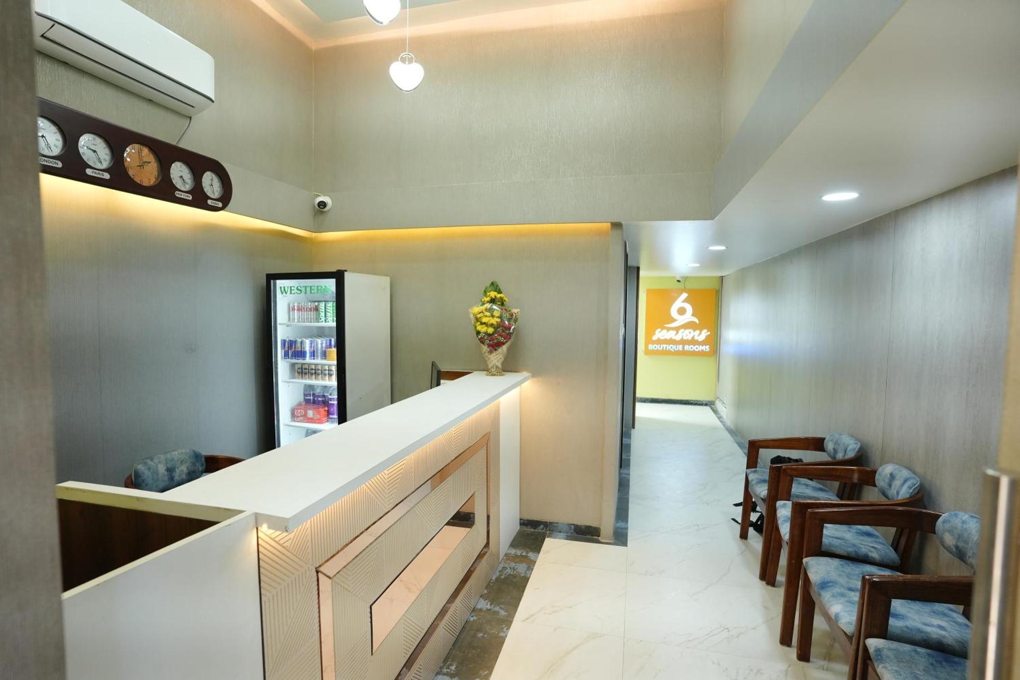 Hotel 6 Seasons, Koregoan Park, Pune Extérieur photo